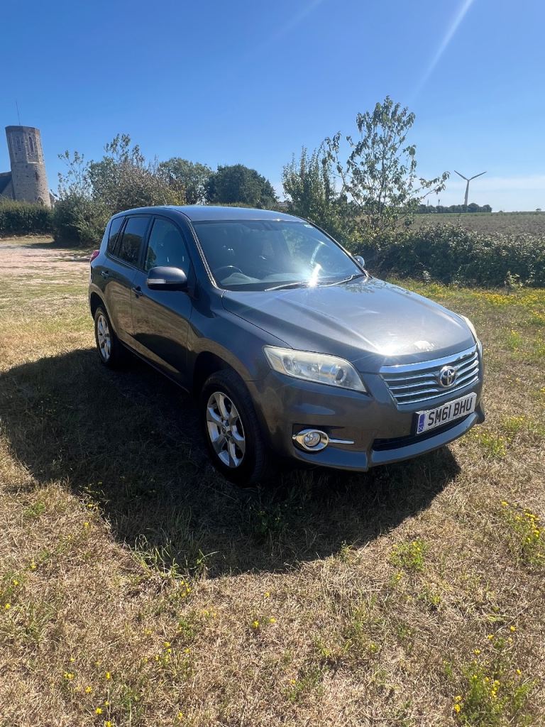 2011 Toyota, RAV 4 diesel 