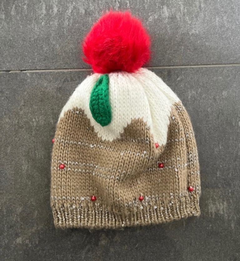 Christmas pudding Knitted hat good condition