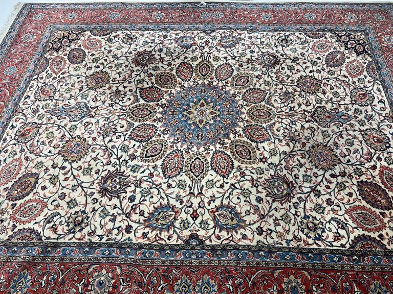 Persian sarouk rug 270x350cm