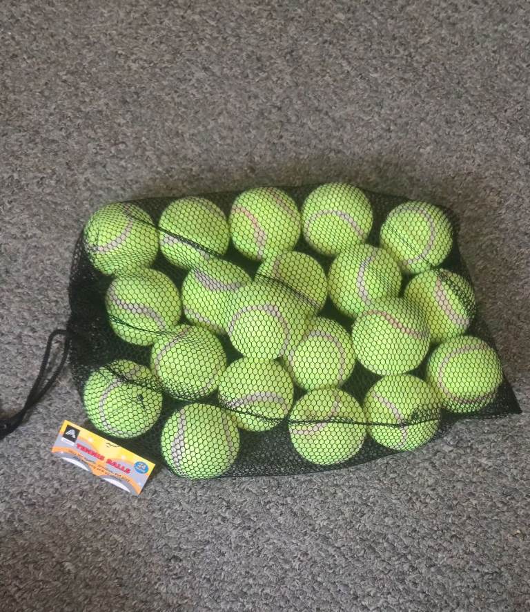 f Tennis Balls – Good Condition, Around 20 Balls
