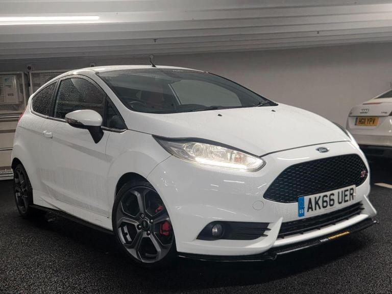FORD FIESTA 1.6T EcoBoost ST-3 Euro 6 3dr 2016