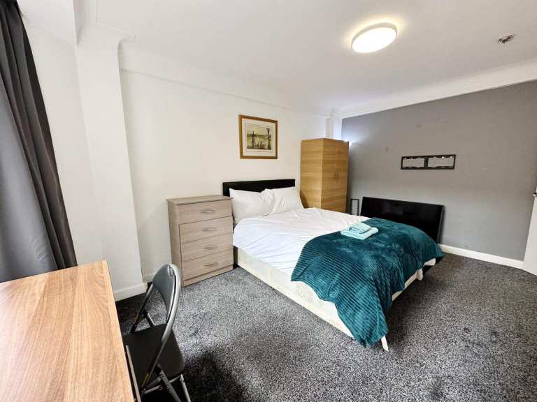 WELL-MAINTAINED DOUBLE ROOM IN GREENWICH - BILLS INCLUDED 🏡
