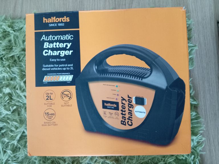Automatic battery charger 