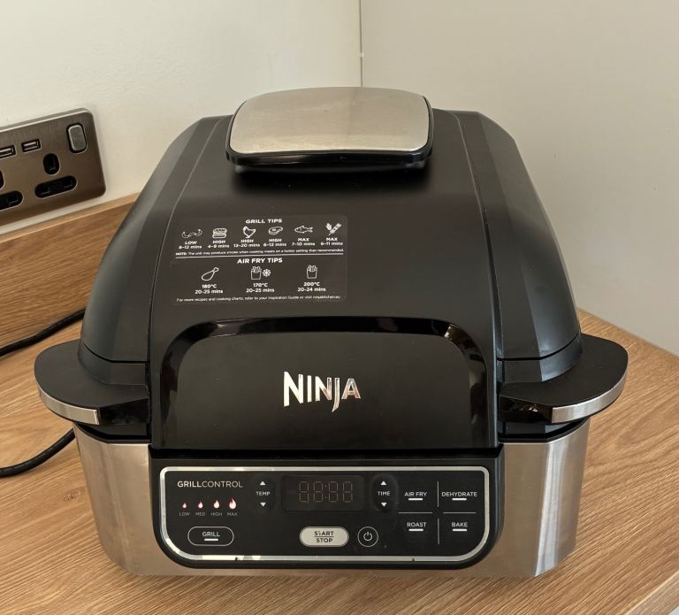 Ninja Foodi Multi-Cooker & Air Fryer in Black – Good Condition