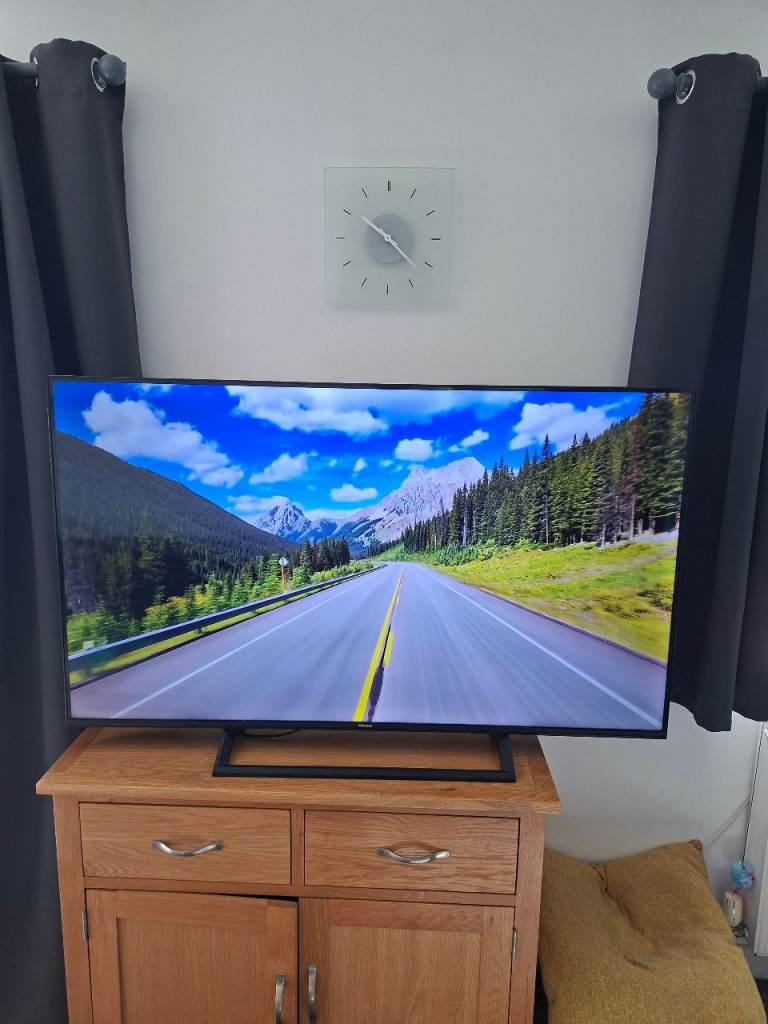 55"4K  Hisense Smart TV - Excellent Condition!  
