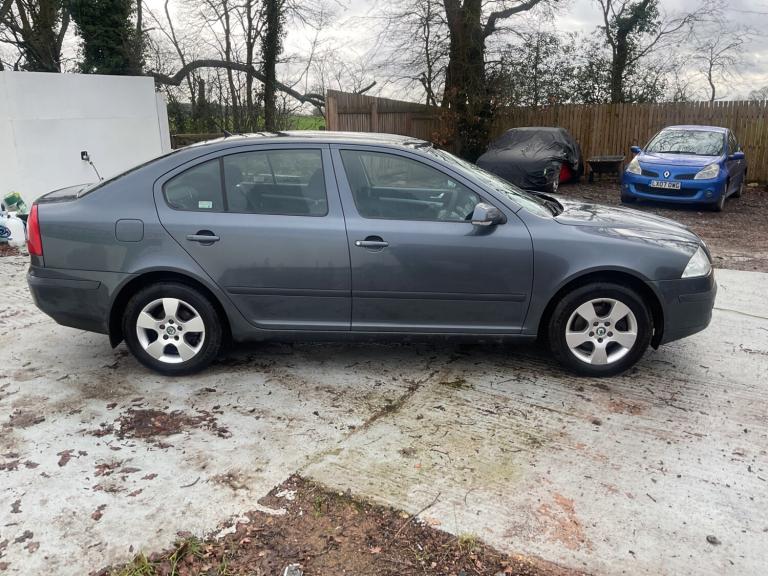 2008 Skoda Octavia 1.6 FSI Ambiente 5dr HATCHBACK Petrol Manual