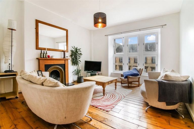 **To Let** West End Finnieston 2 Bed Flat & Lounge