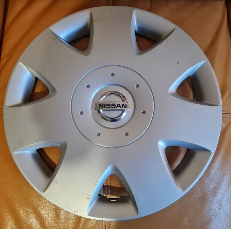 Genuine Nissan 40315 BN700 15" Wheel Trims Almera Micra Good Condition