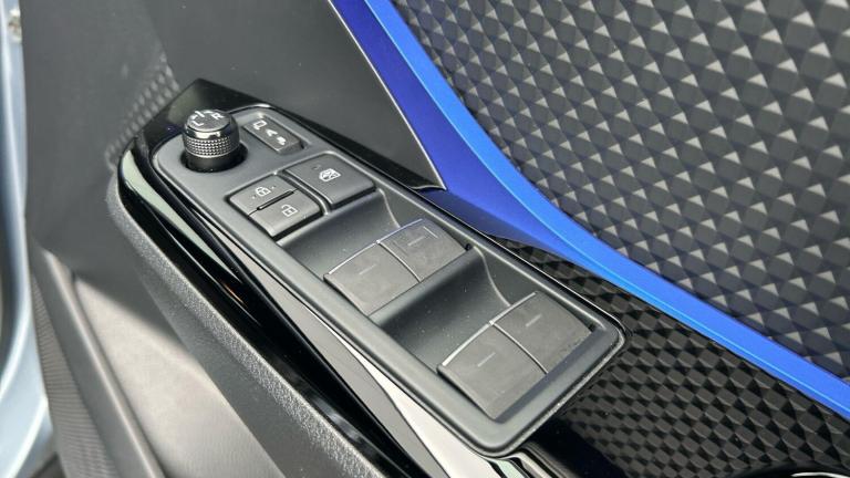 2020 Toyota C-HR 2.0 Hybrid Dynamic 5dr CVT HATCHBACK PETROL/ELECTRIC Automatic