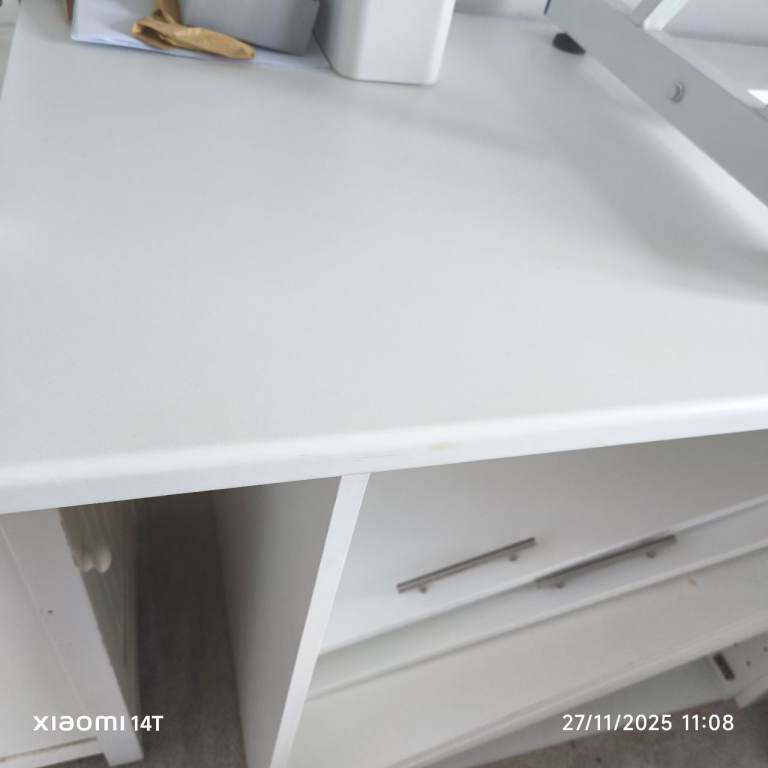 High gloss heavy Cabinet/storage/TV table 
