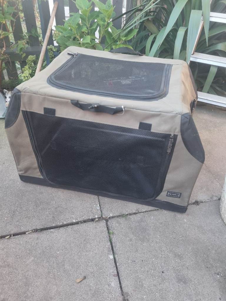 Fabric pet crate 