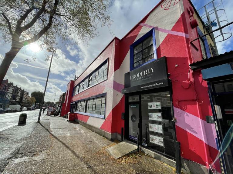 Office | Creative Space | Commercial Unit | Beauty Room | Desk in Leyton East London E10