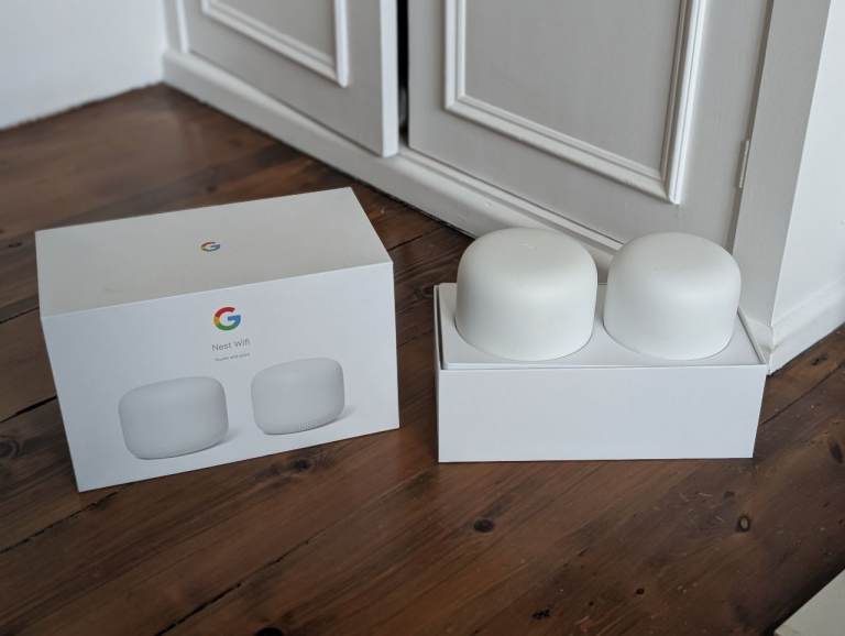 Google Nest WiFi Router + 1 WiFi Point