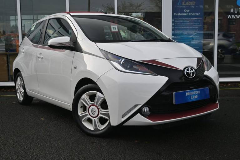 2017 Toyota AYGO 1.0 VVT-i x-claim Funroof 5dr Petrol Manual Euro 6 (68 ps) Hatchback Petrol Manual