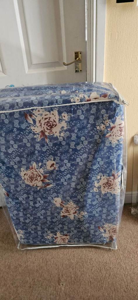 Fold-up Guest Mattress – Blue Floral Pattern
