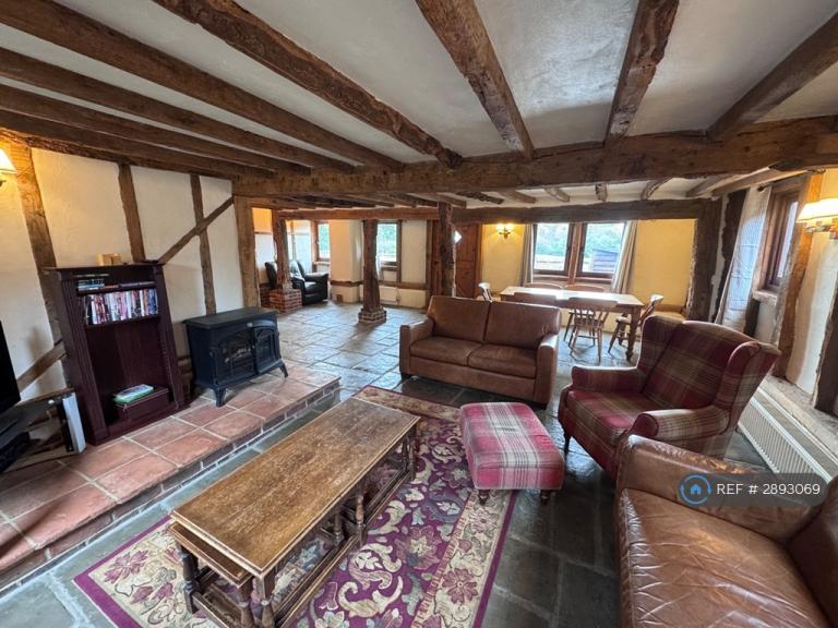3 bedroom house in Tilburstow Hill Road, South Godstone, Godstone, RH9 (3 bed) (#2893069)