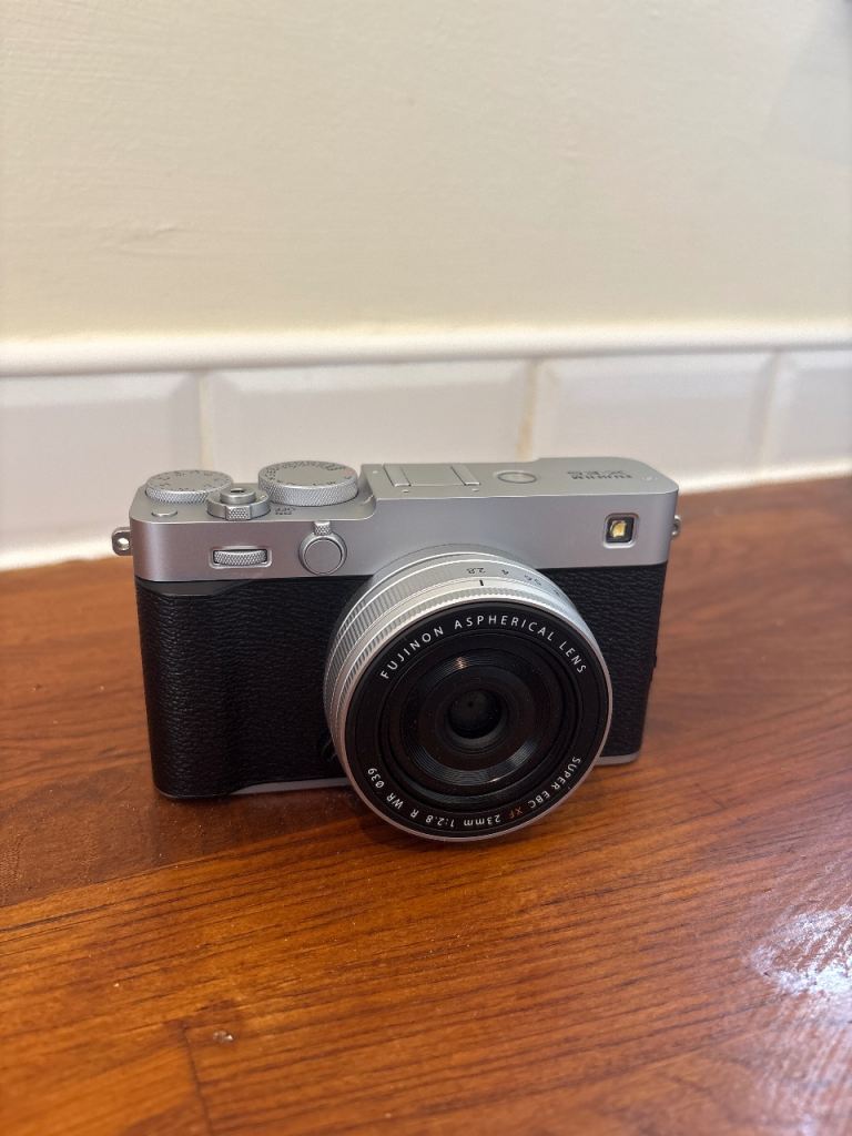 Fujifilm X-E5 Mirrorless Camera – Great Condition