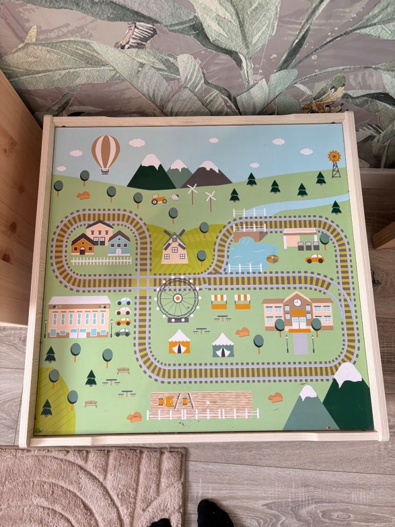 Child play table  
