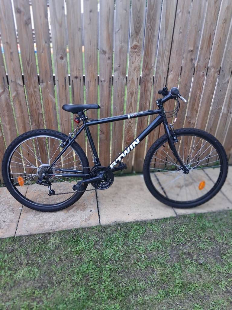 B'Twin Hybrid Bike – Black, Good Condition