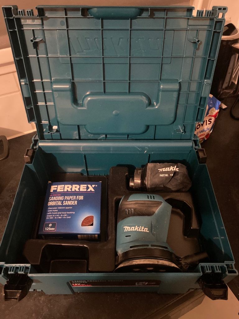 Makita DBO180 18V Random Orbital Sander + Makpac Case – Excellent Condition