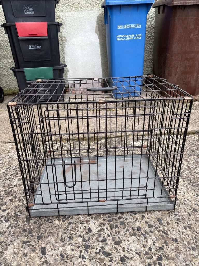 Small dog crate (black)