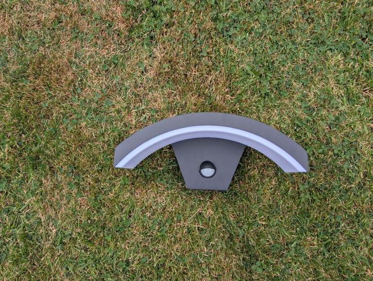 Security/motion sensor light 