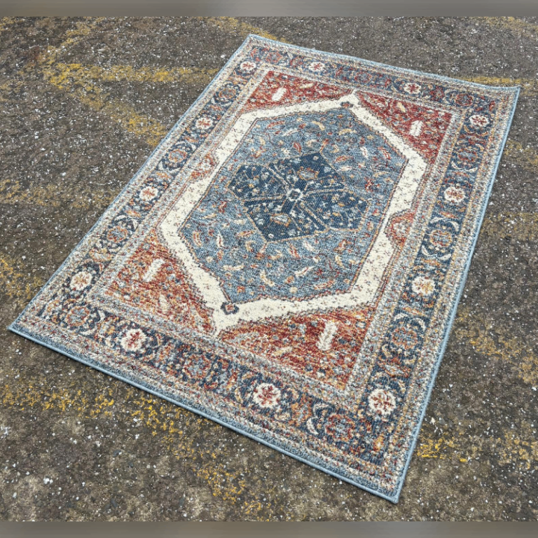 Traditional Eastern Style Wool Rug £28