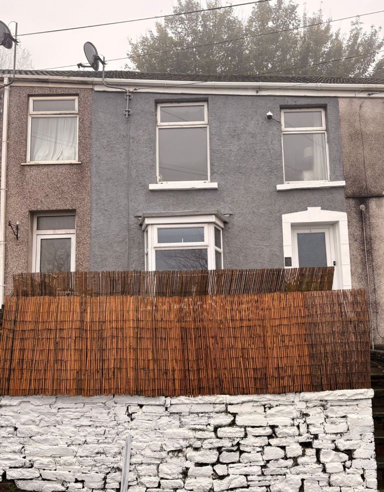2 bed house 