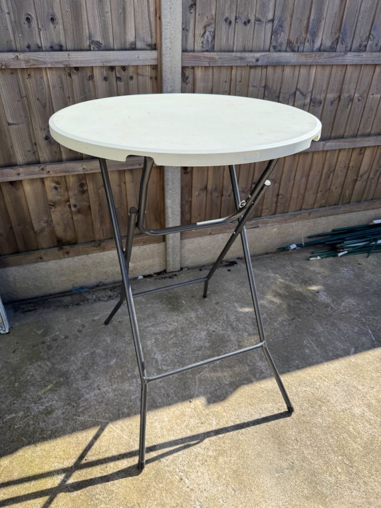 Ketter cocktail table new