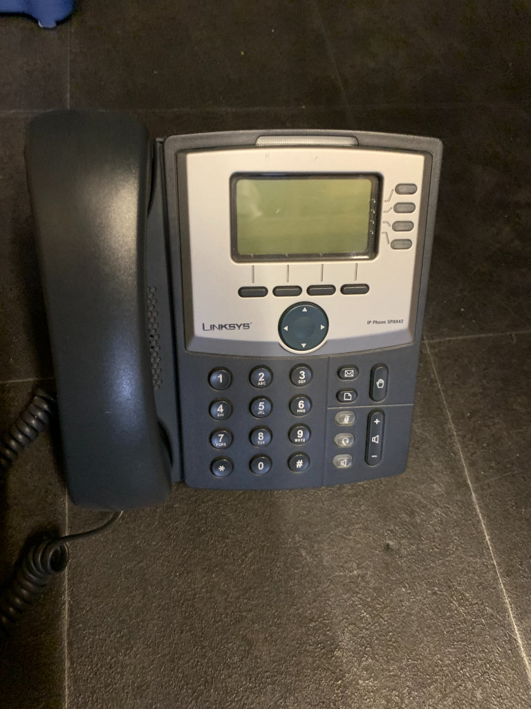 Linksys IP Desk Phone - SPA942