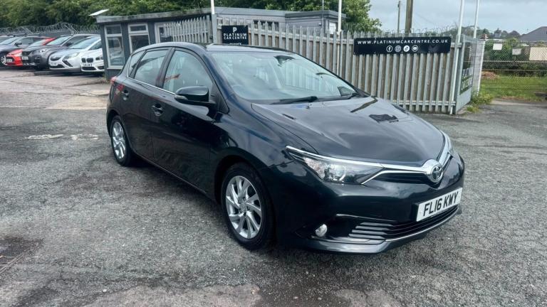 2016 Toyota Auris D-4D BUSINESS EDITION Hatchback Diesel Manual