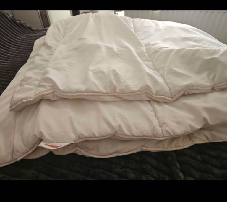 White Double Duvet - Good Condition winter 200x200