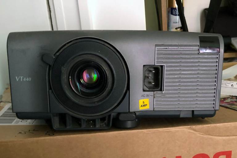 NEC VT440K PROJECTOR
