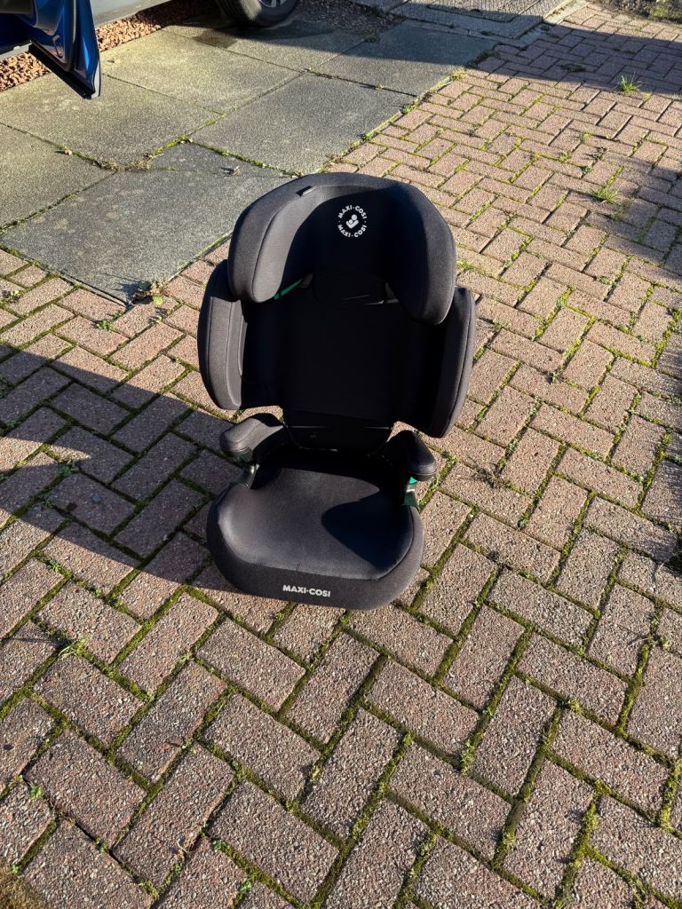 Maxi-Cosi Morion i-Size booster seat (Basic Black)