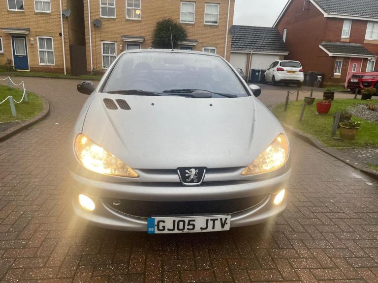 Peugeot, 206, Convertible, 2005, Manual, 1587 (cc), 2 doors