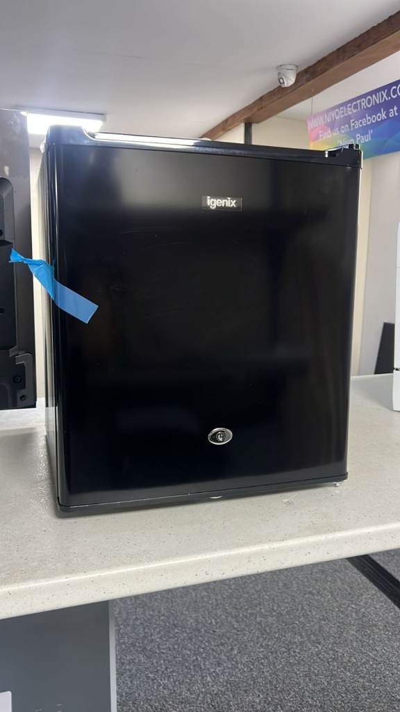 Igenix IG3751BL Counter Top Freezer with Lock