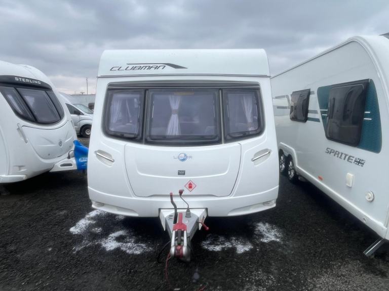 Lunar Clubman si 4 berth fixed island bed 