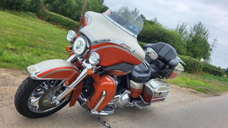 2010 10 HARLEY DAVIDSON FLHTCUSE 4 CVO ELECTRAGLIDE 1800 UC SE ELECTRA GLIDE