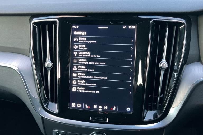 2022 Volvo V60 2.0 B3P Core 5dr Auto [7 speed] Estate PETROL Automatic