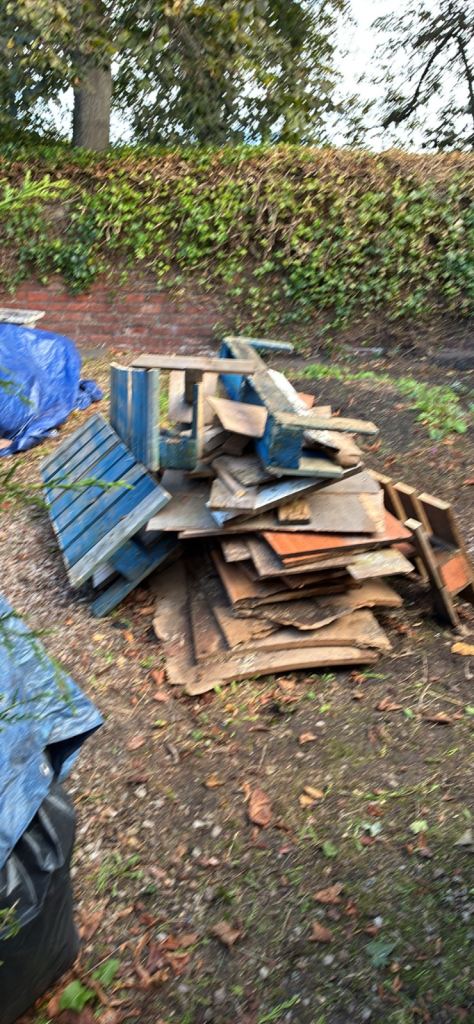 Mixed Wood and Pallet Scraps 