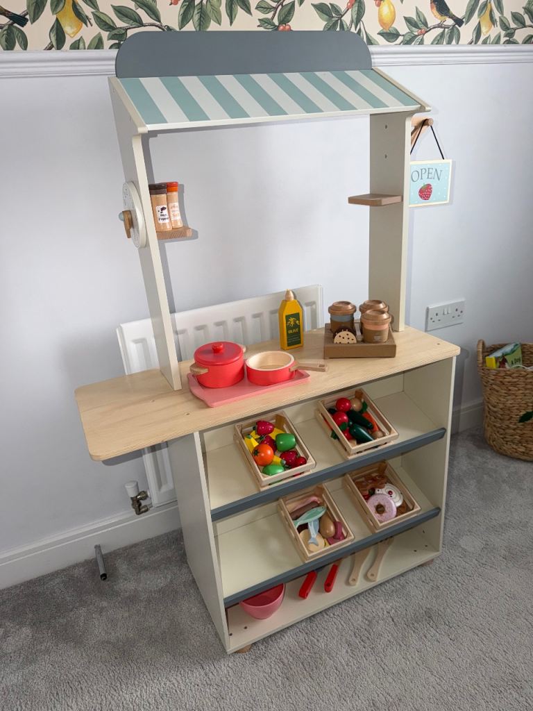 Wooden role play shop/cafe