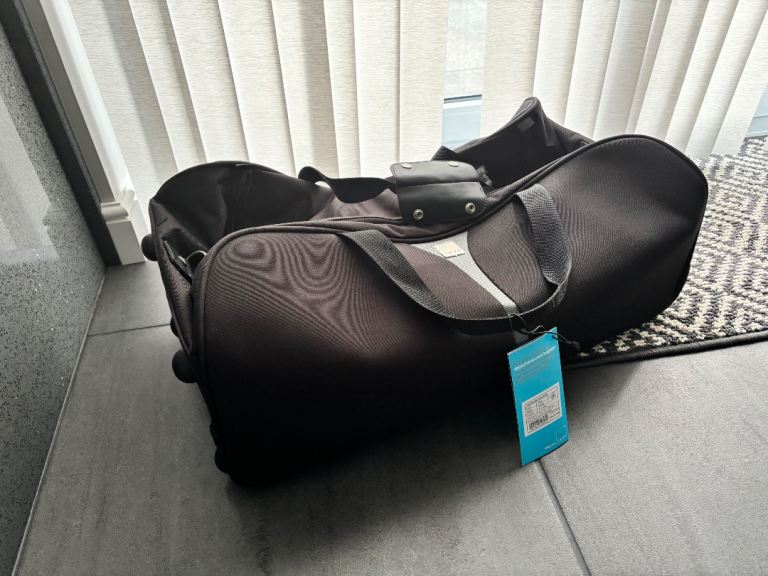 Tripp superlite wheeled duffle bag on wheels 