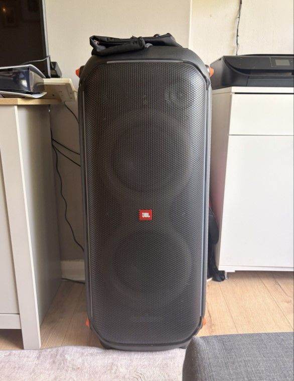 JBL PartyBox 710 Portable Party Speaker with Built-In Lights, IPX4 Splashproof
