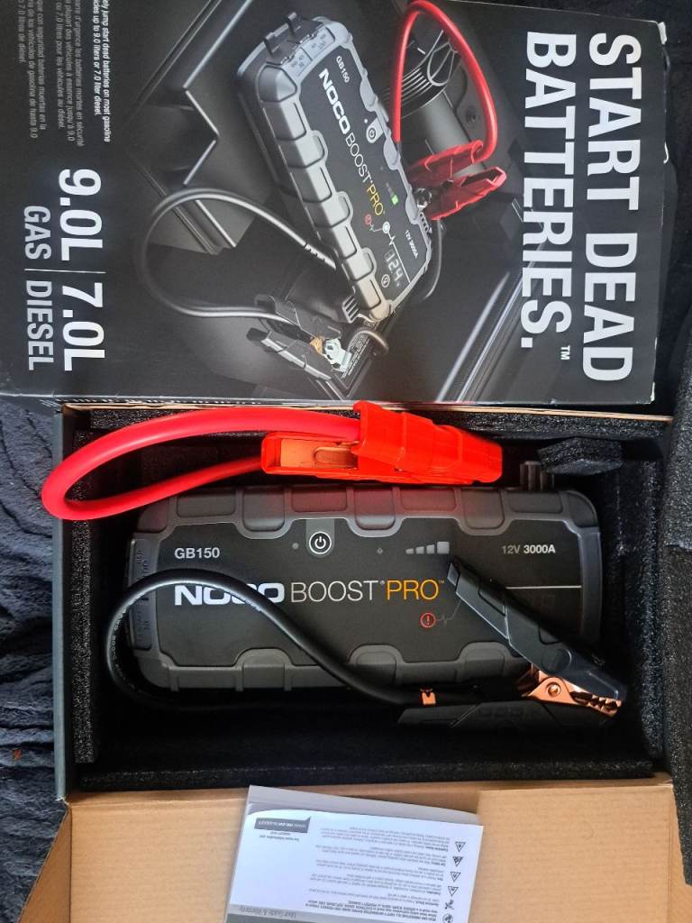 Car booster , jump starter pack