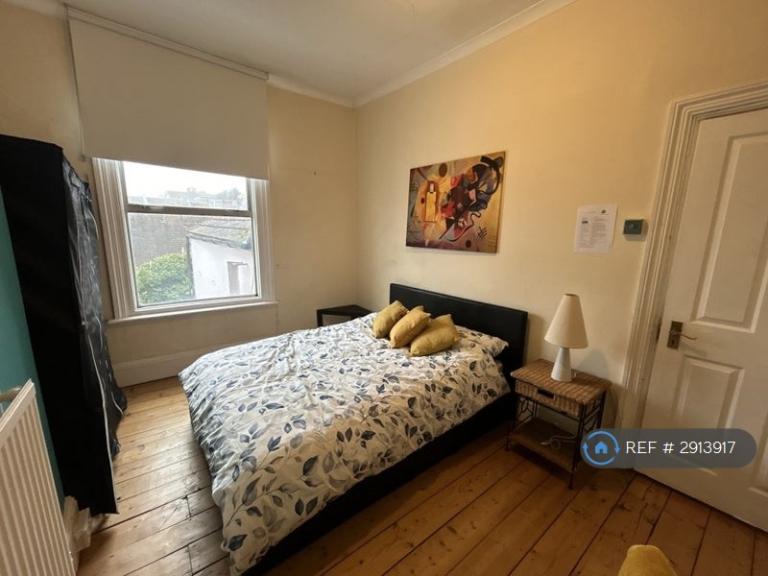 6 bedroom flat in Gladstone Place, Brighton, BN2 (6 bed) (#2913917)