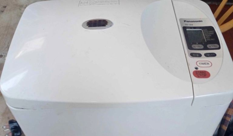Panasonic SD-206 Breadmaker – White, Good Condition