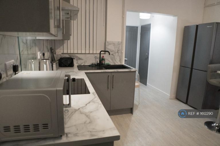 1 bedroom in Chatsworth Avenue, Carlton, Nottingham, NG4 (#1612290)