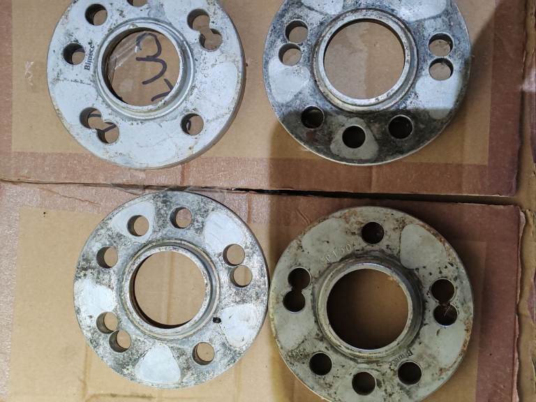 Volvo 20mm wheel spacars