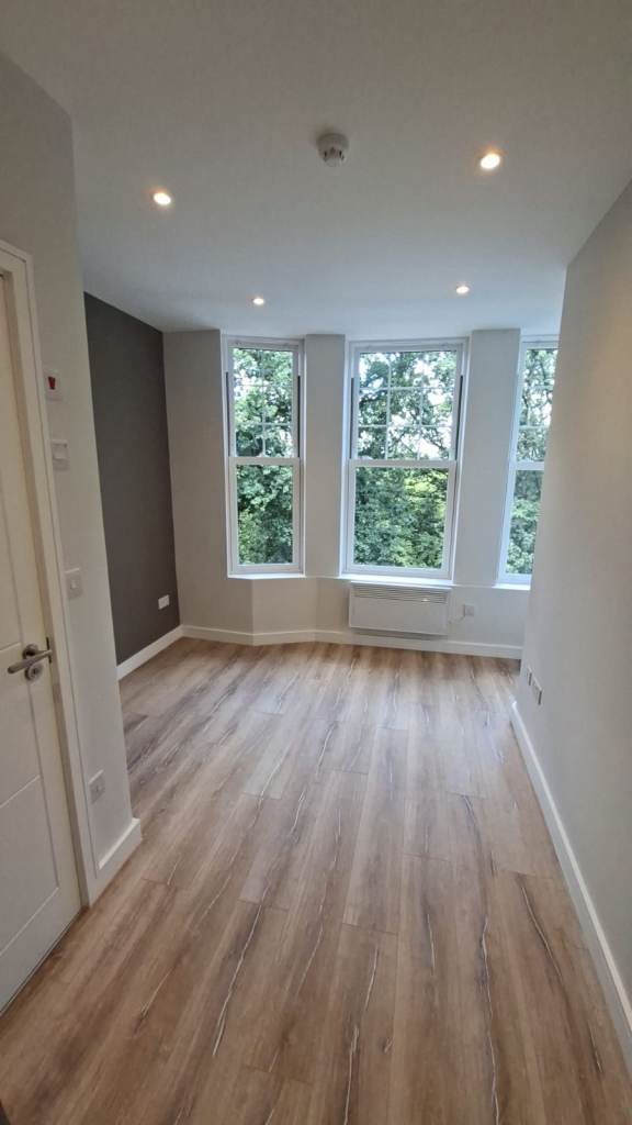 Studio flat to Let in Hertfordshire, No deposit, Dss welcome