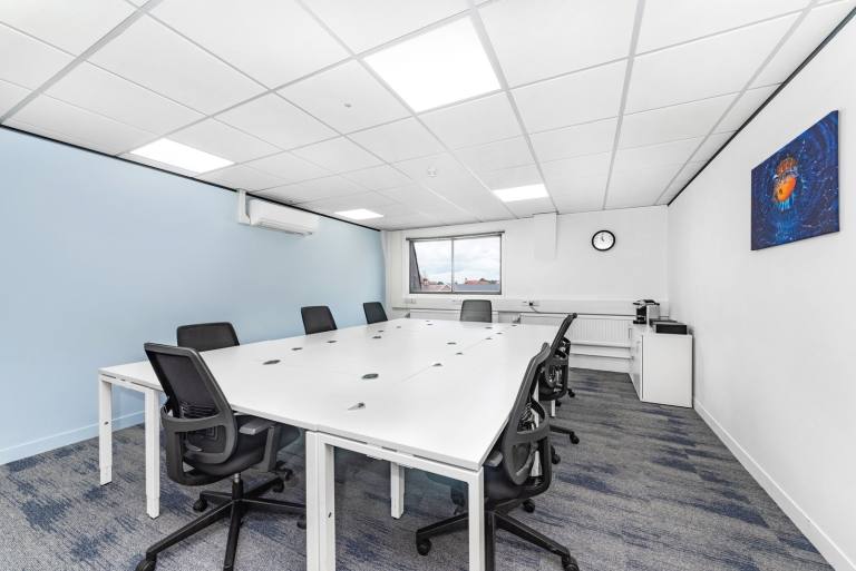Salisbury - SP1 1EY \ Flexible Office Space for Up to 10 Desks